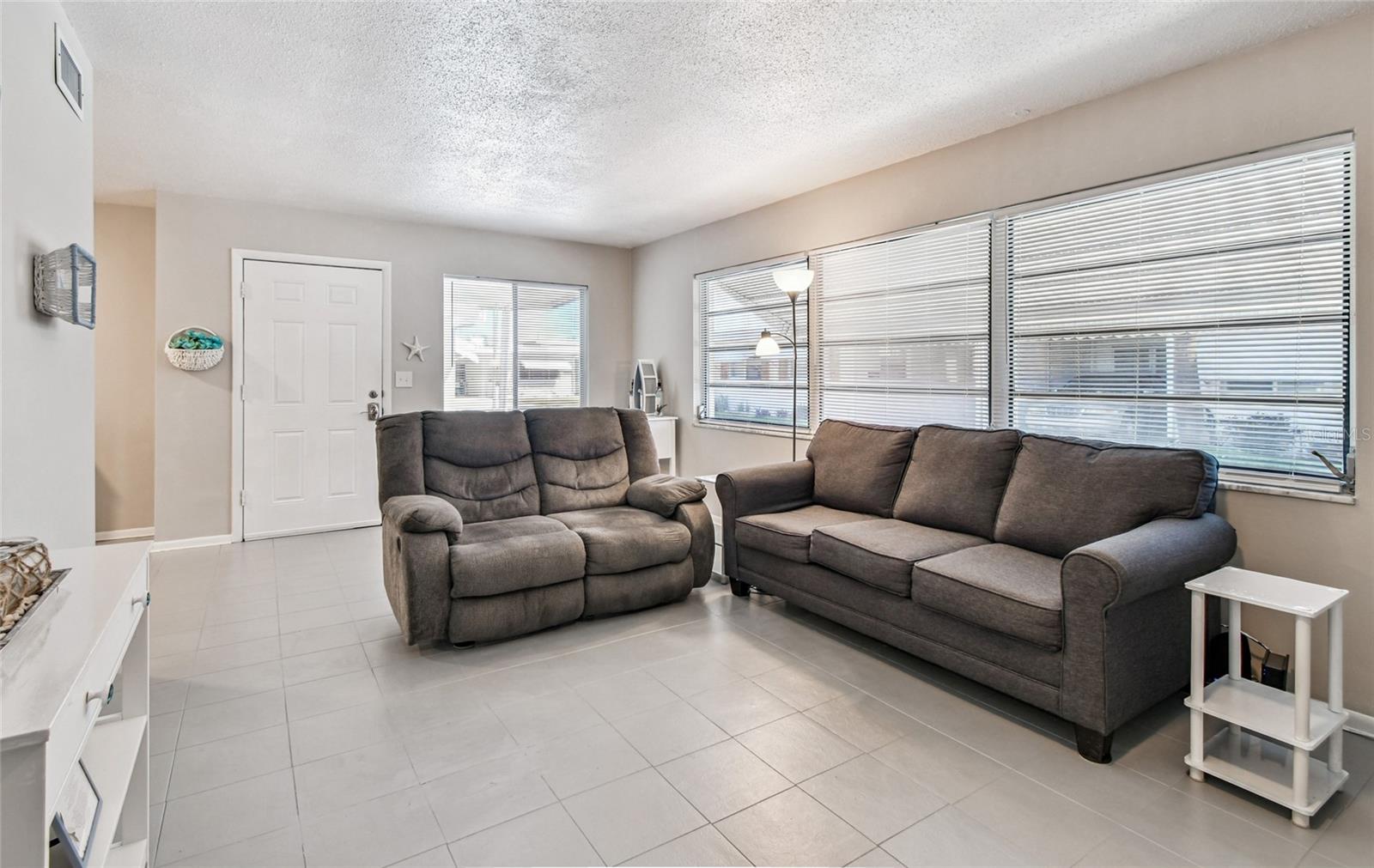 SHANGRI-LA - Residential