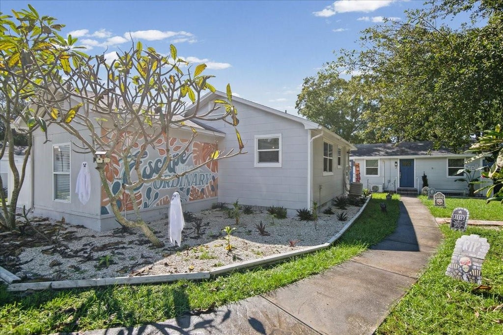Photo of 257 14th Street NW, Largo, FL 33770 (MLS # TB8559937)