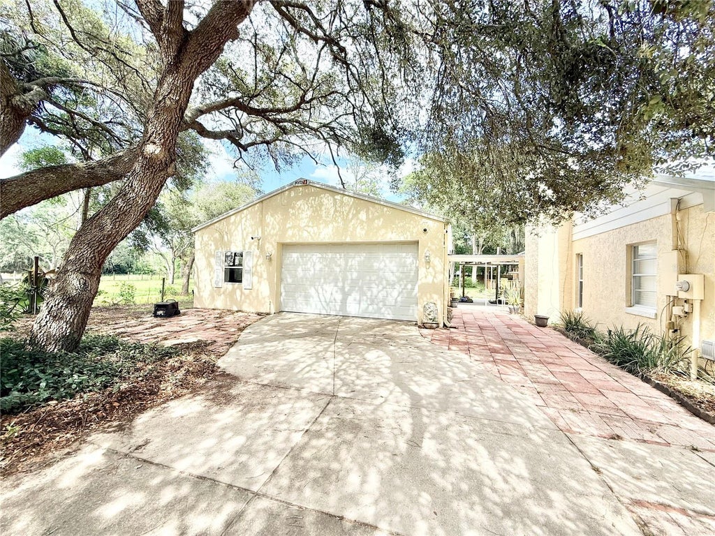 Photo of 34704 Radio Road, Leesburg, FL 34788 (MLS # G5113163)
