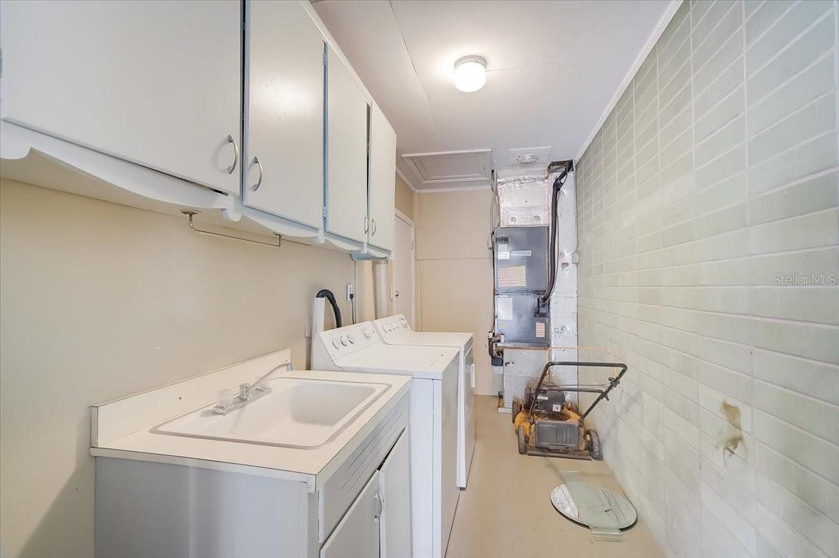 VALENCIA TERRACE REV - Residential Lease