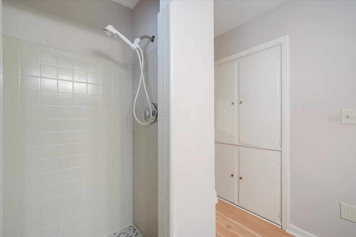 VALENCIA TERRACE REV - Residential Lease