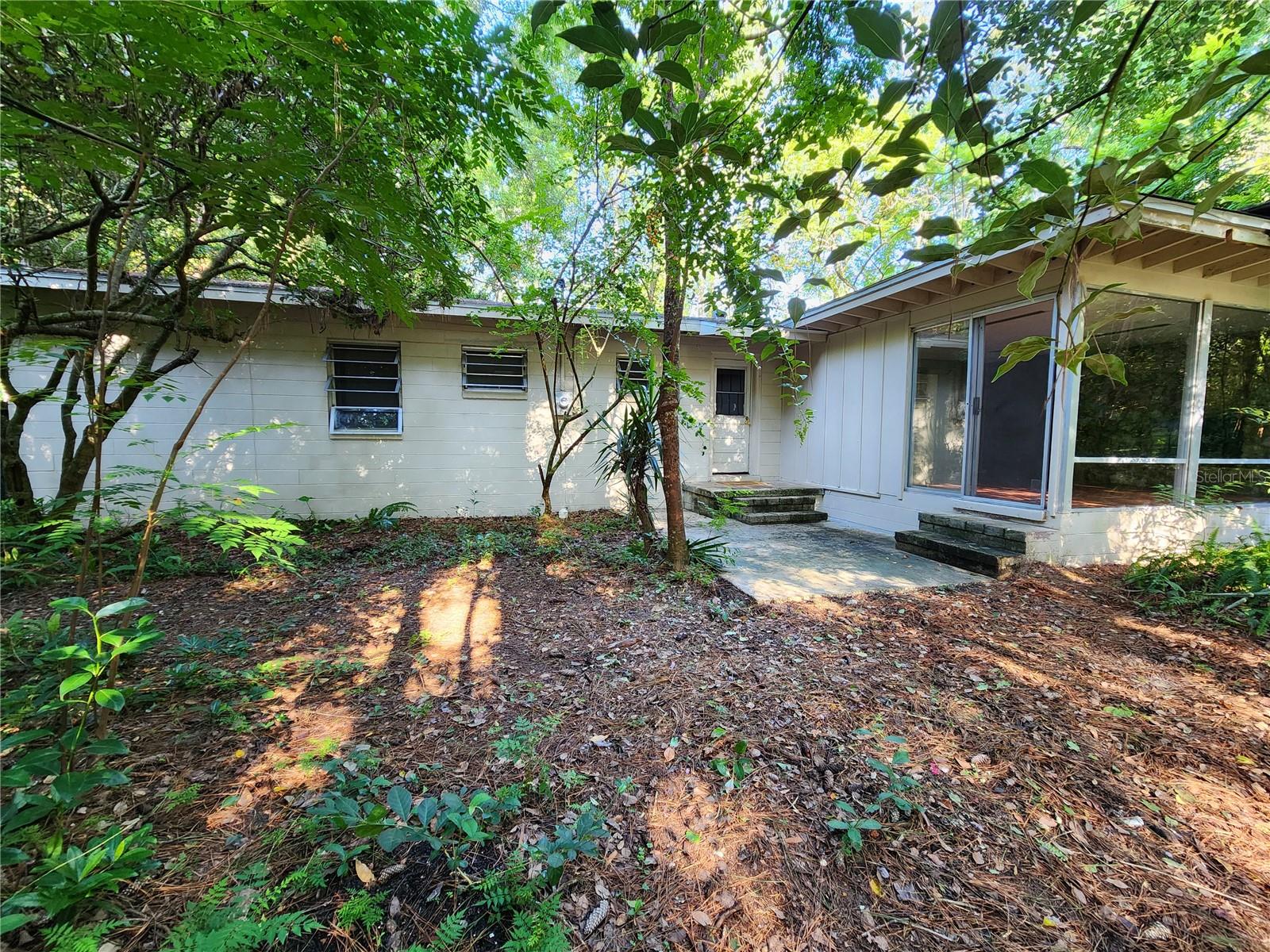MASON MANOR - Residential Lease