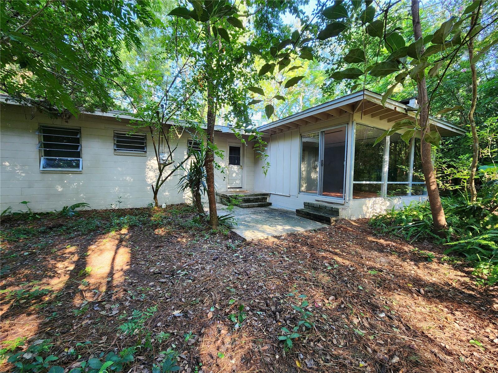 MASON MANOR - Residential Lease
