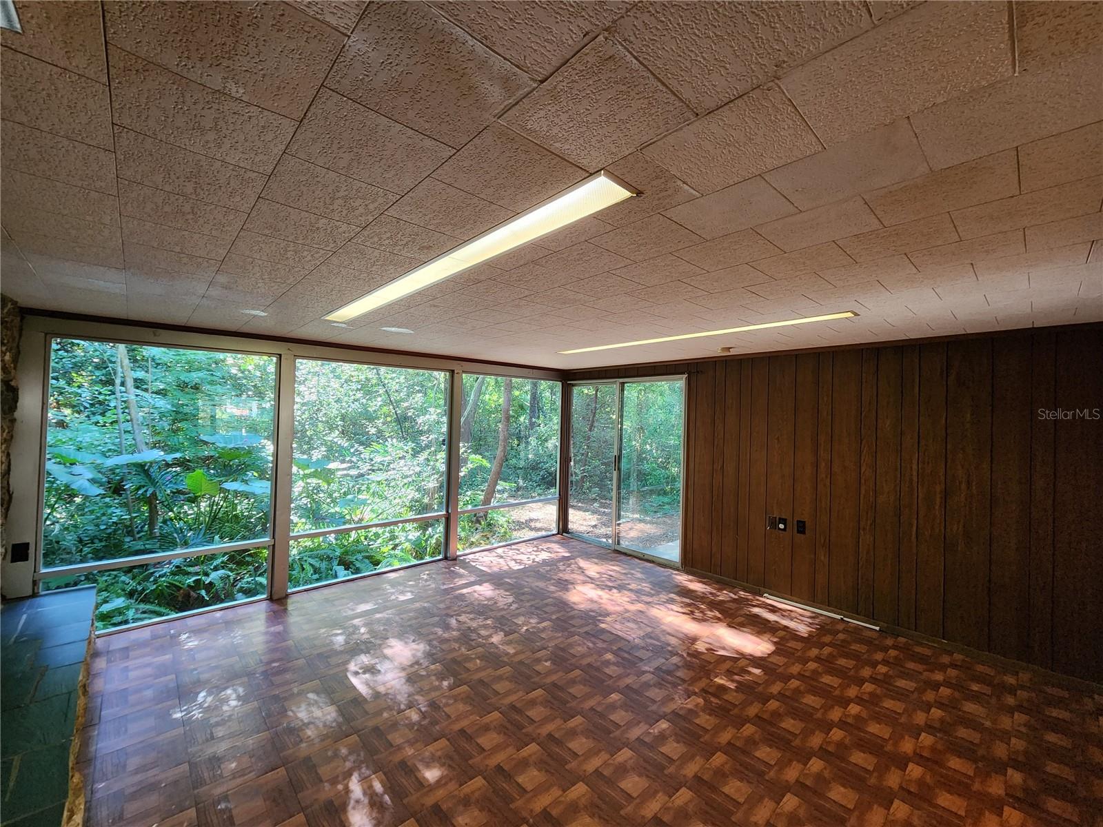 MASON MANOR - Residential Lease