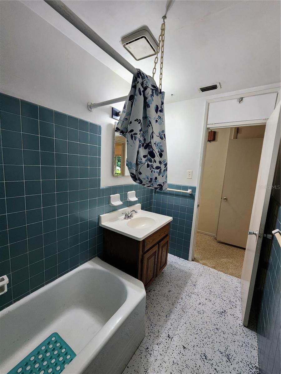 MASON MANOR - Residential Lease
