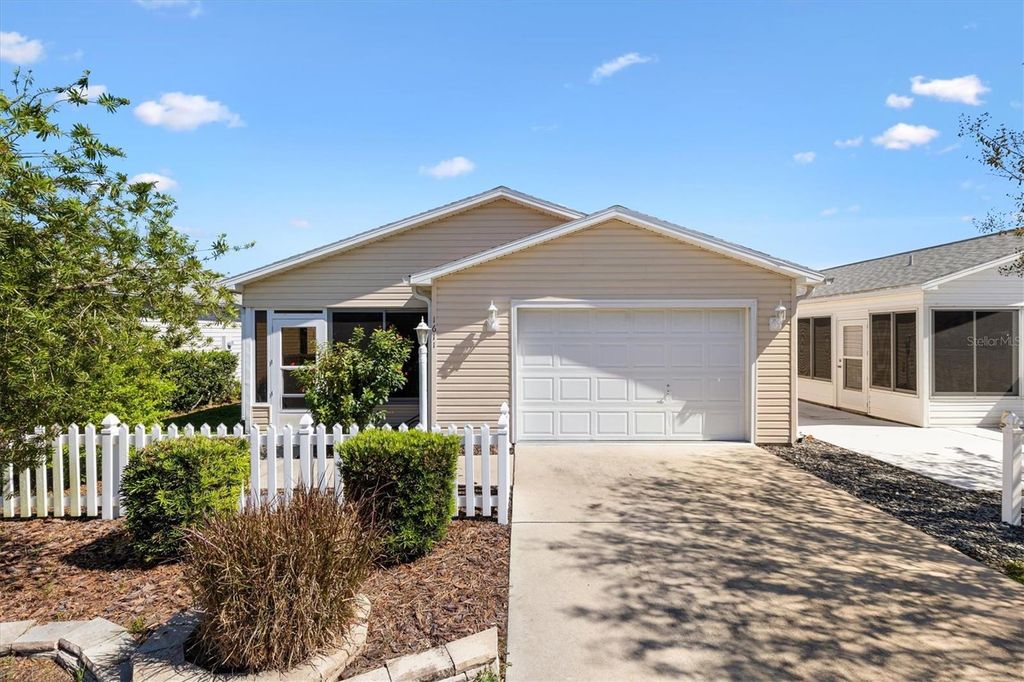 Photo of 1611 Campos Drive, The Villages, FL 32162 (MLS # G5103090)