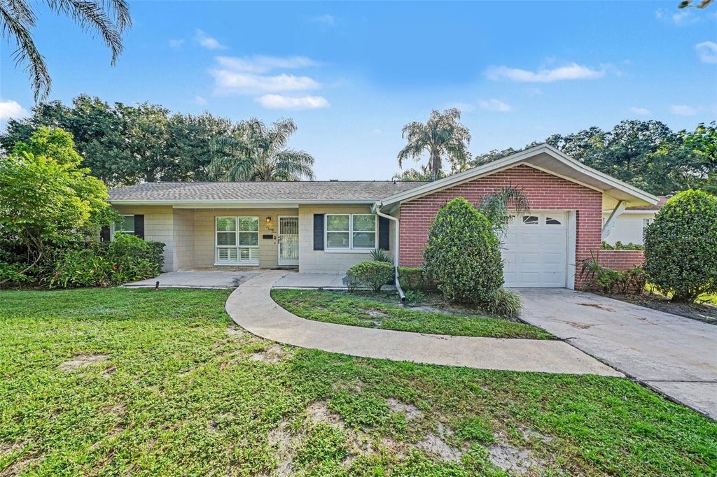 Photo of 624 Fitzwalter Drive, Winter Park, FL 32792 (MLS # O6443363)