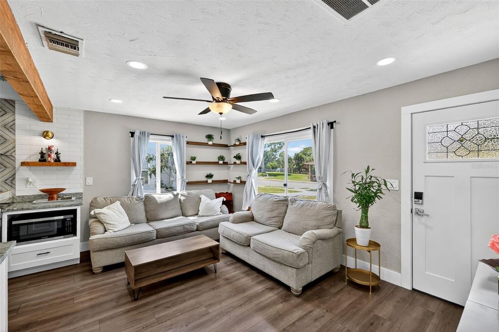 Photo of 1324 40th Street S, St Petersburg, FL 33711 (MLS # TB8435522)