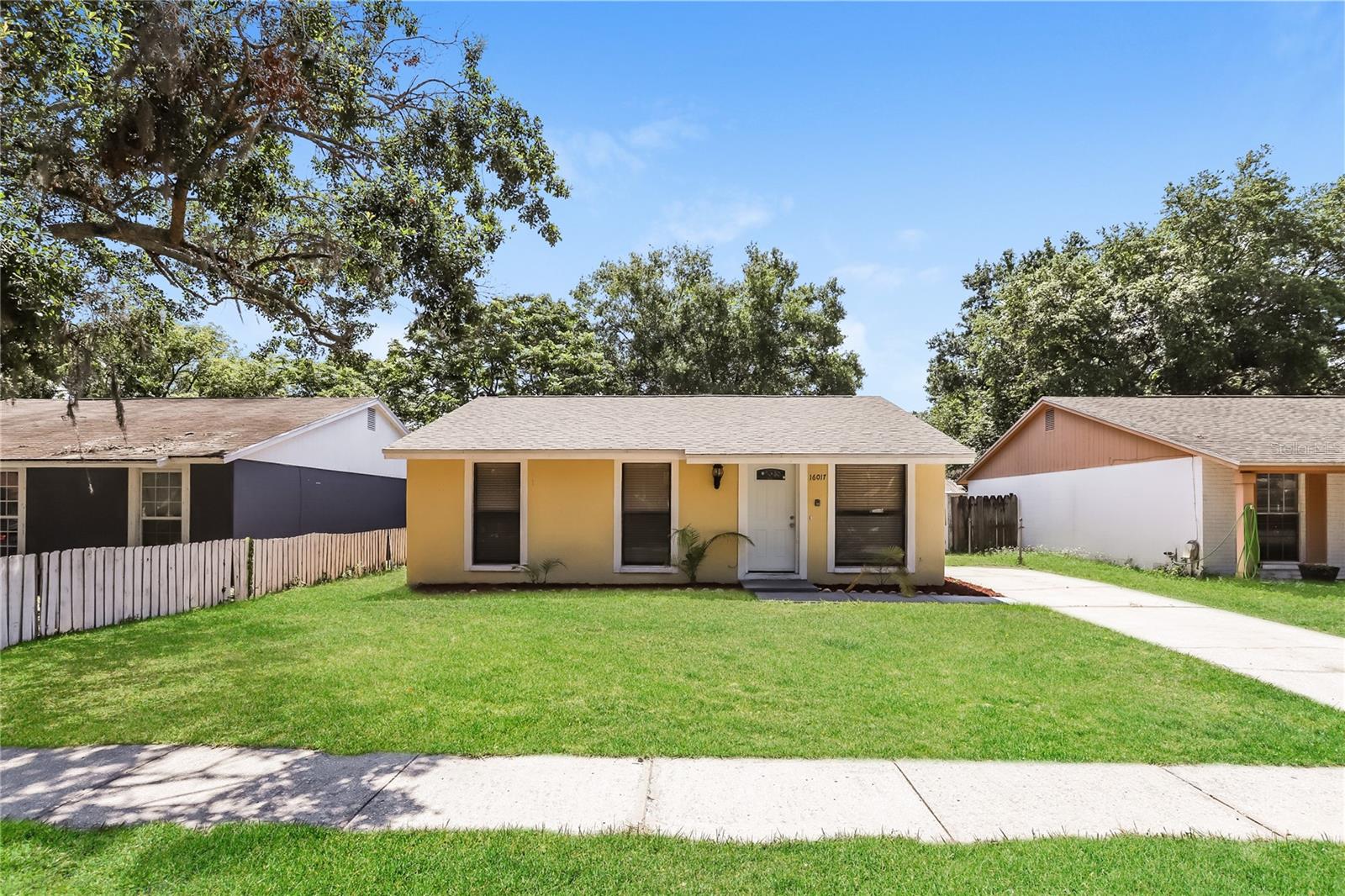 Explore this inviting 3-bedroom, 2-bathroom pet-friendly home with 1,089 sq ft of space. The property offers a comfortable living arrangement with ample room to accommodate your lifestyle needs. Don't miss out on this opportunity, schedule a tour today!