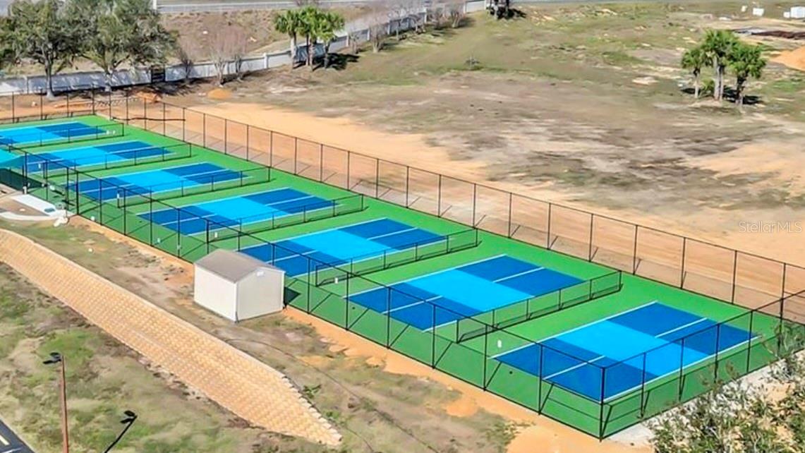 CLERMONT SUMMIT GREENS PH 02B LT 01 BEING - Residential