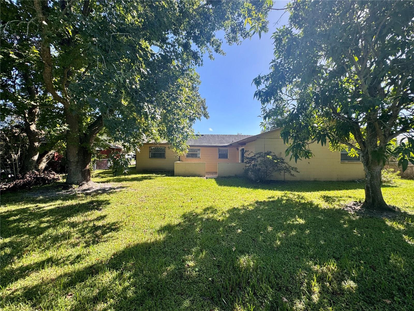 AMERICAN HERITAGE ESTATES - Residential Lease