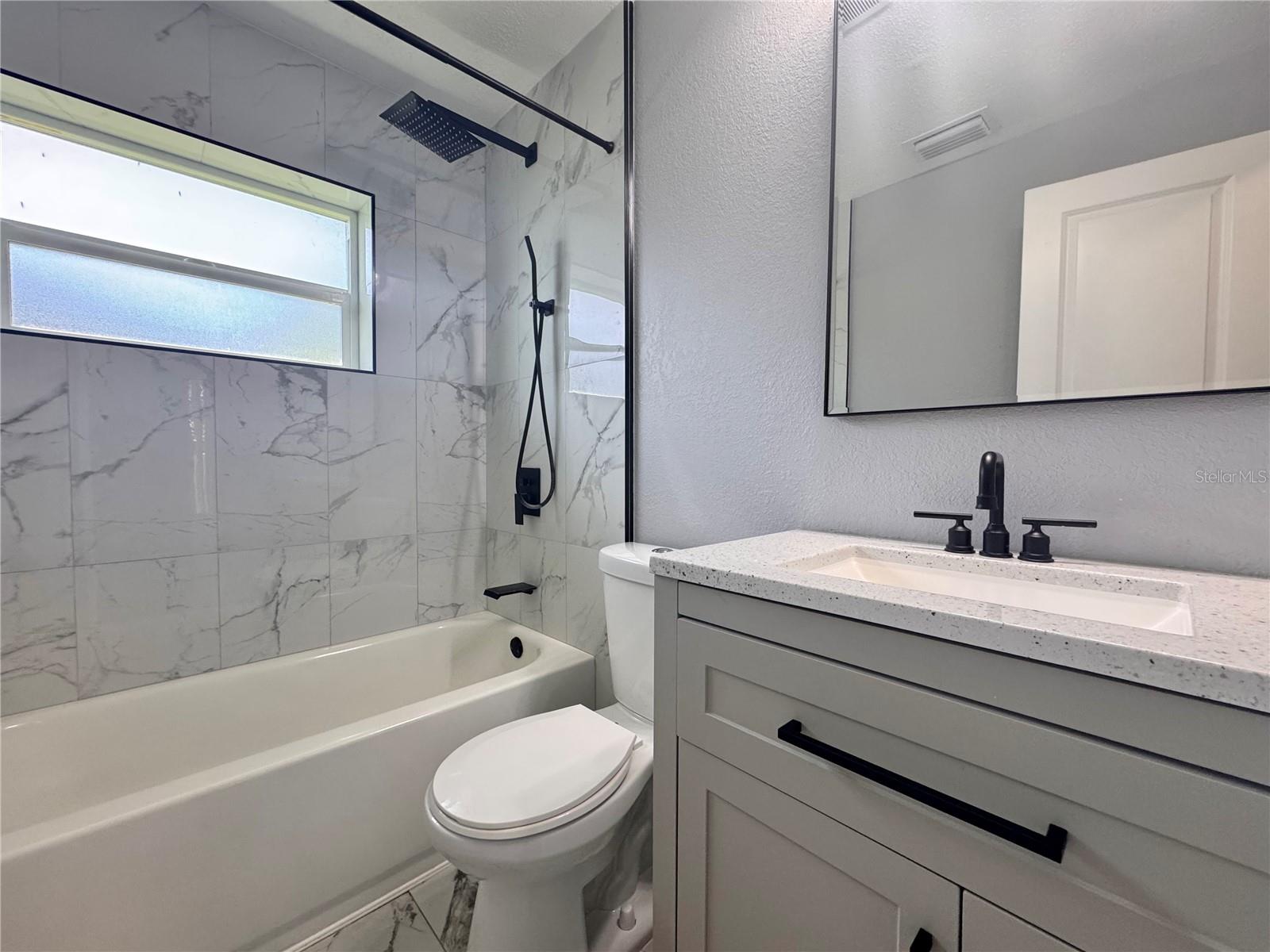 AMERICAN HERITAGE ESTATES - Residential Lease