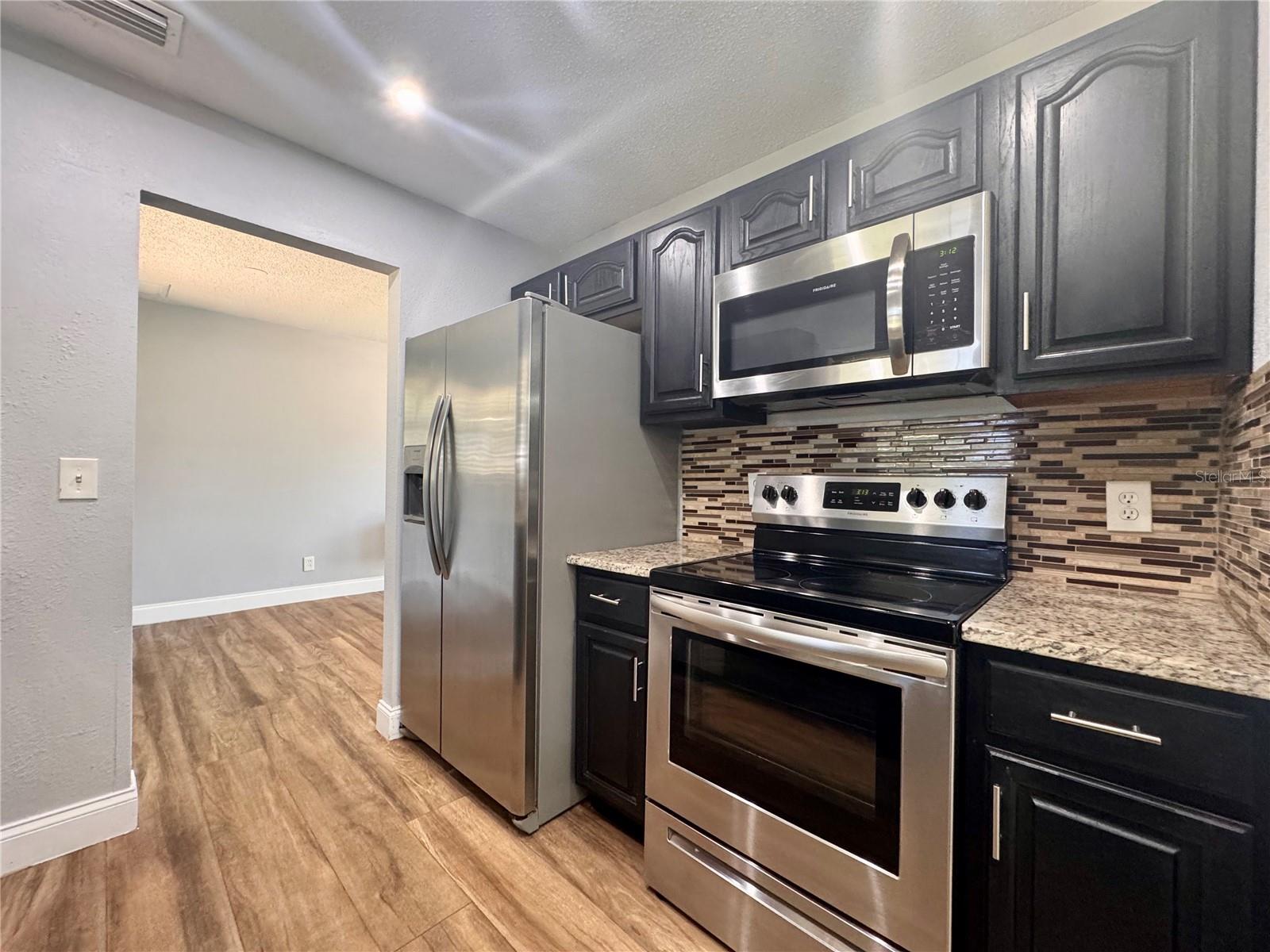 AMERICAN HERITAGE ESTATES - Residential Lease