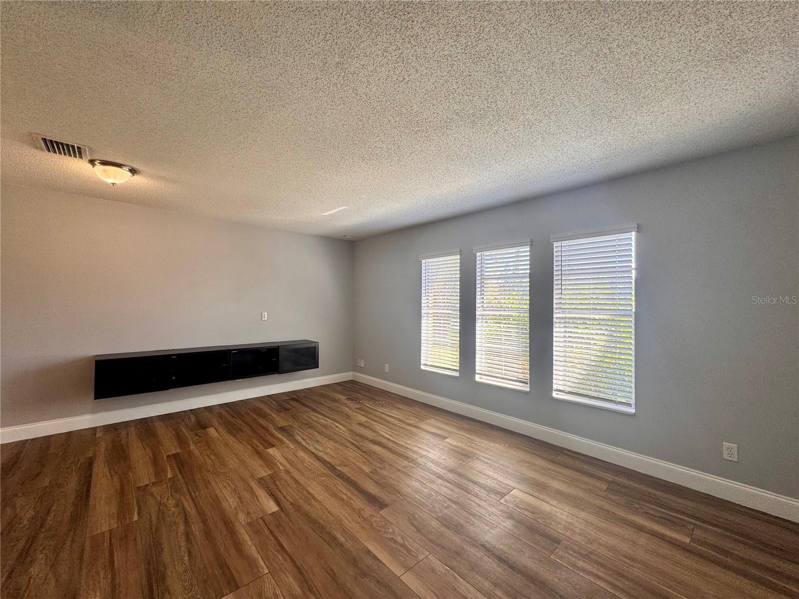AMERICAN HERITAGE ESTATES - Residential Lease