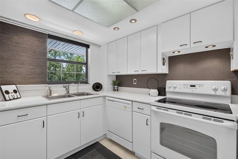 Tiny photo for 101 N Grandview Street #412, Mount Dora, FL 32757 (MLS # G5117155)