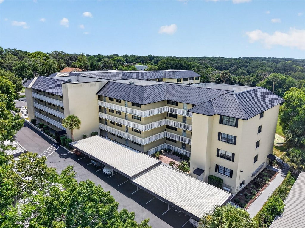 Photo of 101 N Grandview Street #412, Mount Dora, FL 32757 (MLS # G5117155)