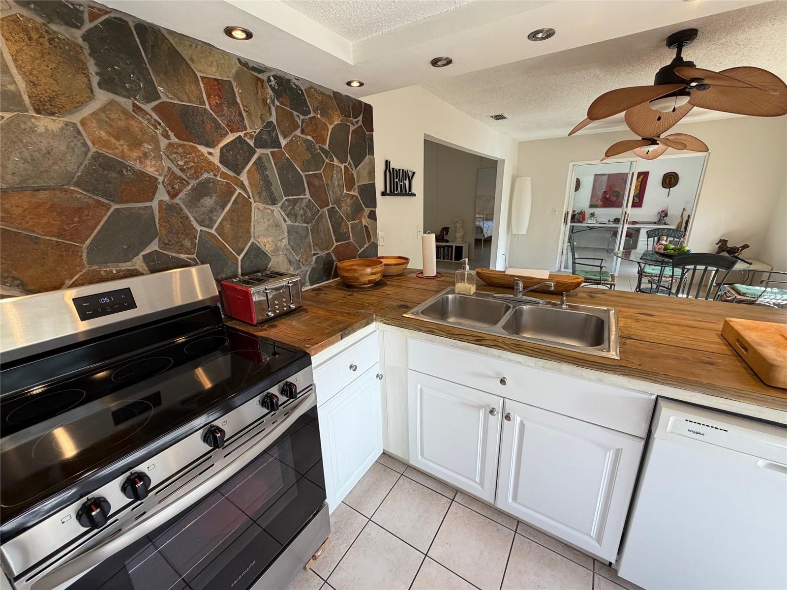 WOODWARD VILLAGE - Residential