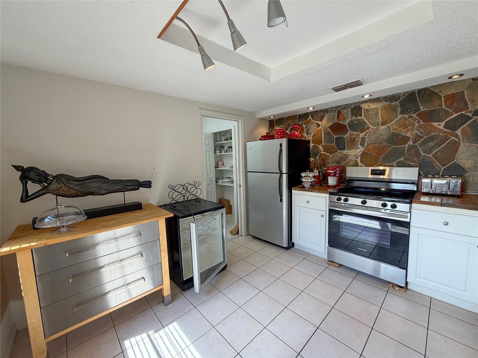 WOODWARD VILLAGE - Residential