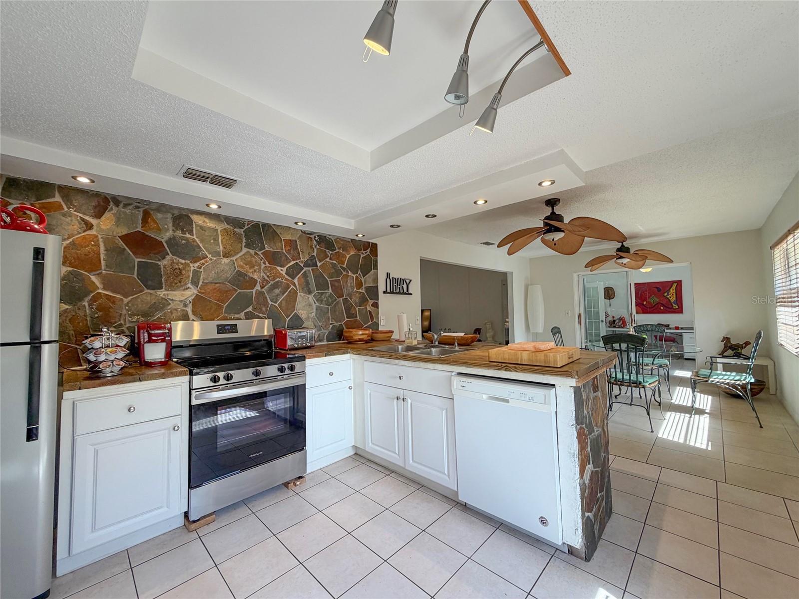 WOODWARD VILLAGE - Residential