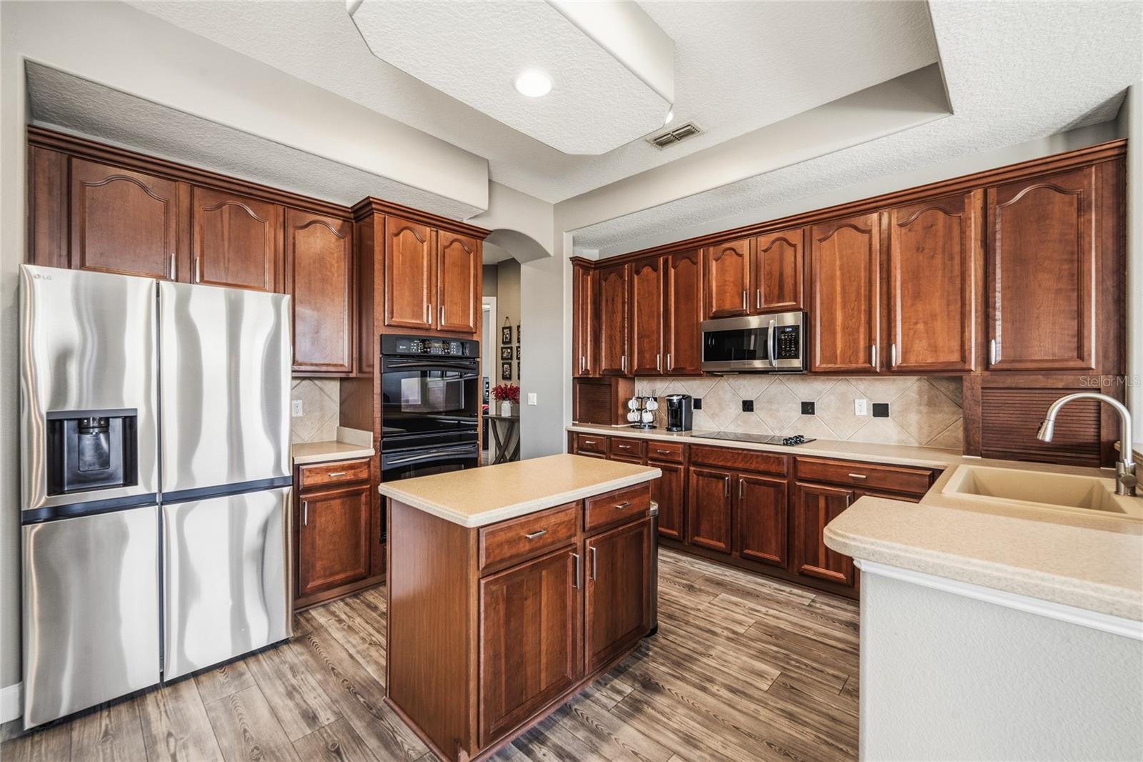 BUCKINGHAM ESTATES - Residential