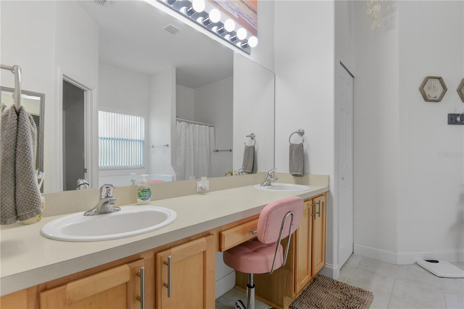 AUBURN HILLS - Residential