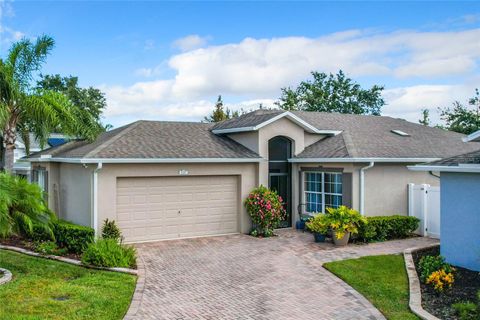 A home in WINTER HAVEN