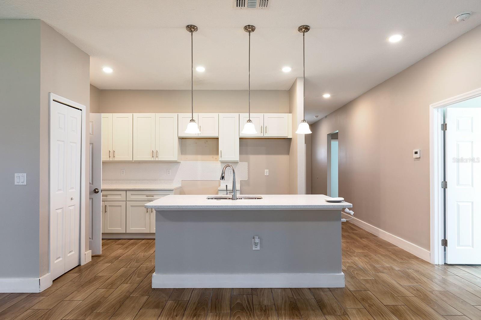 1240 S HIGHLAND AVENUE