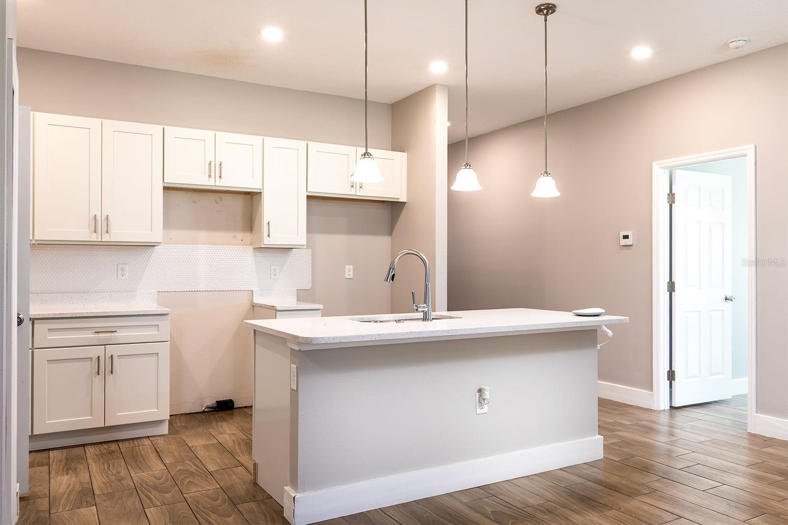 1240 S HIGHLAND AVENUE