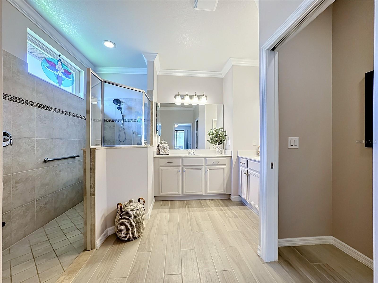 VENETIAN FALLS PH 2 - Residential