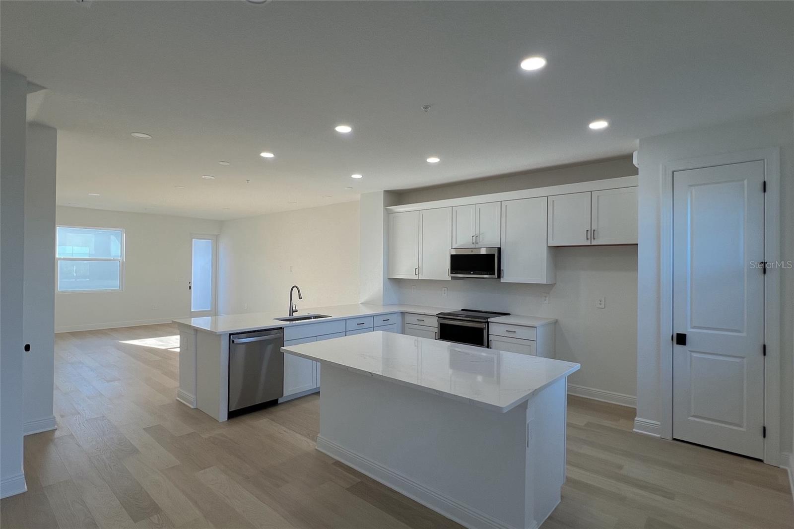 PALMERA AT WELLEN PARK - Residential