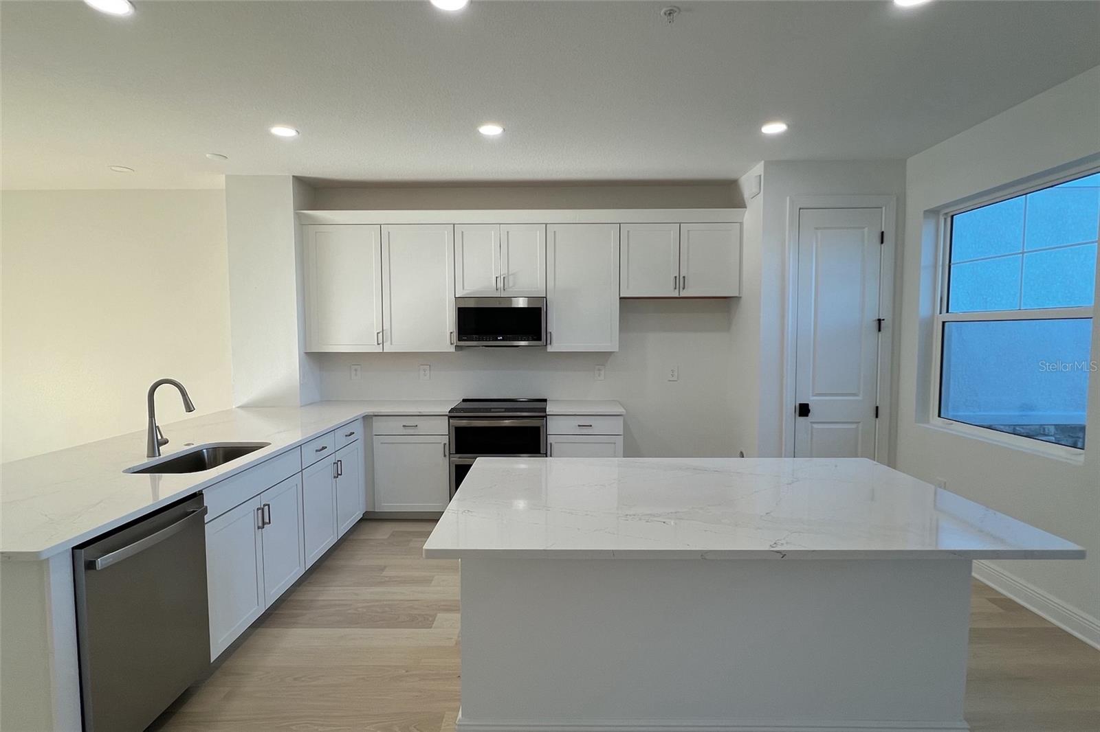 PALMERA AT WELLEN PARK - Residential