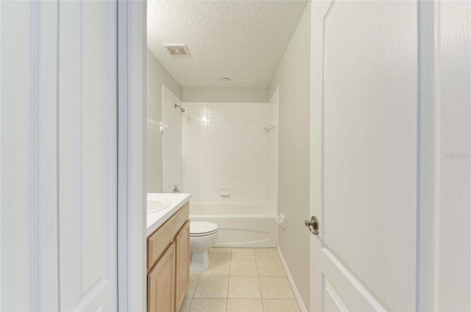 THE TWNHMS AT LIGHTHOUSE COVE IV - Residential