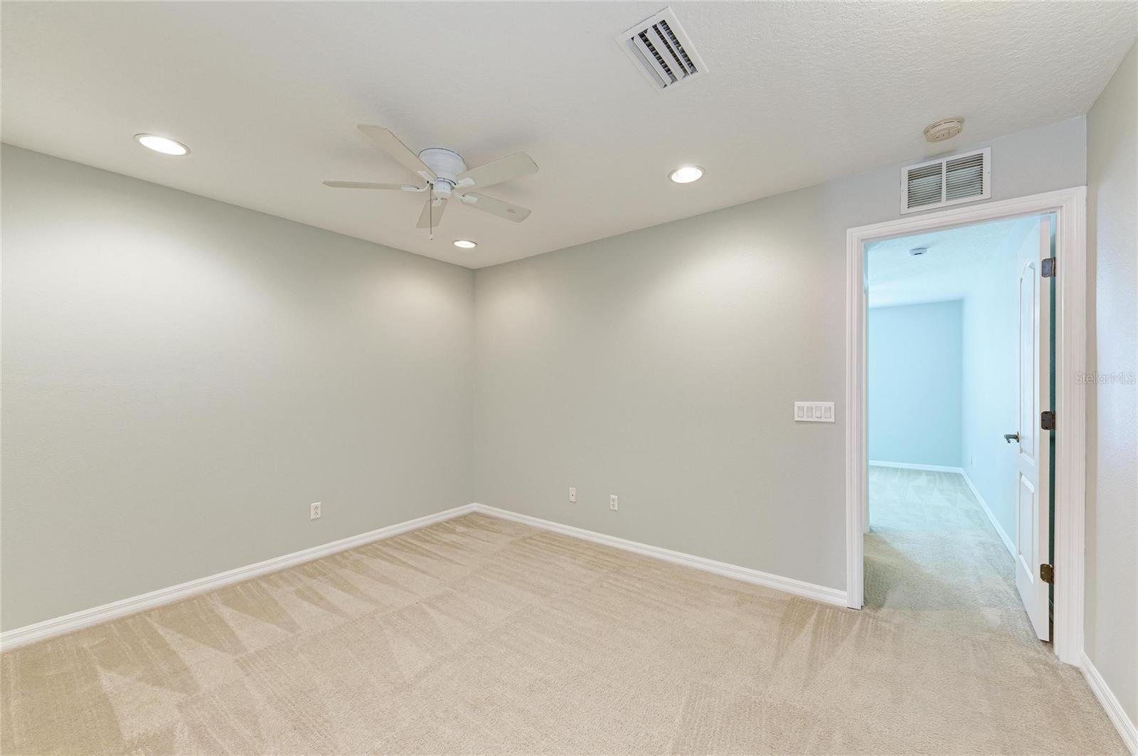 THE TWNHMS AT LIGHTHOUSE COVE IV - Residential