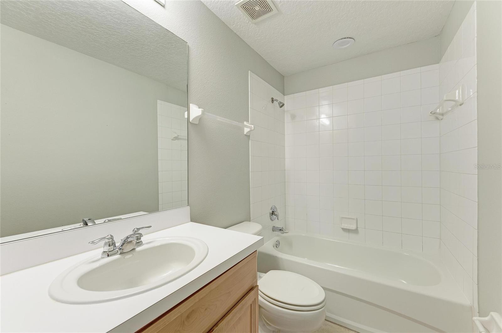 THE TWNHMS AT LIGHTHOUSE COVE IV - Residential