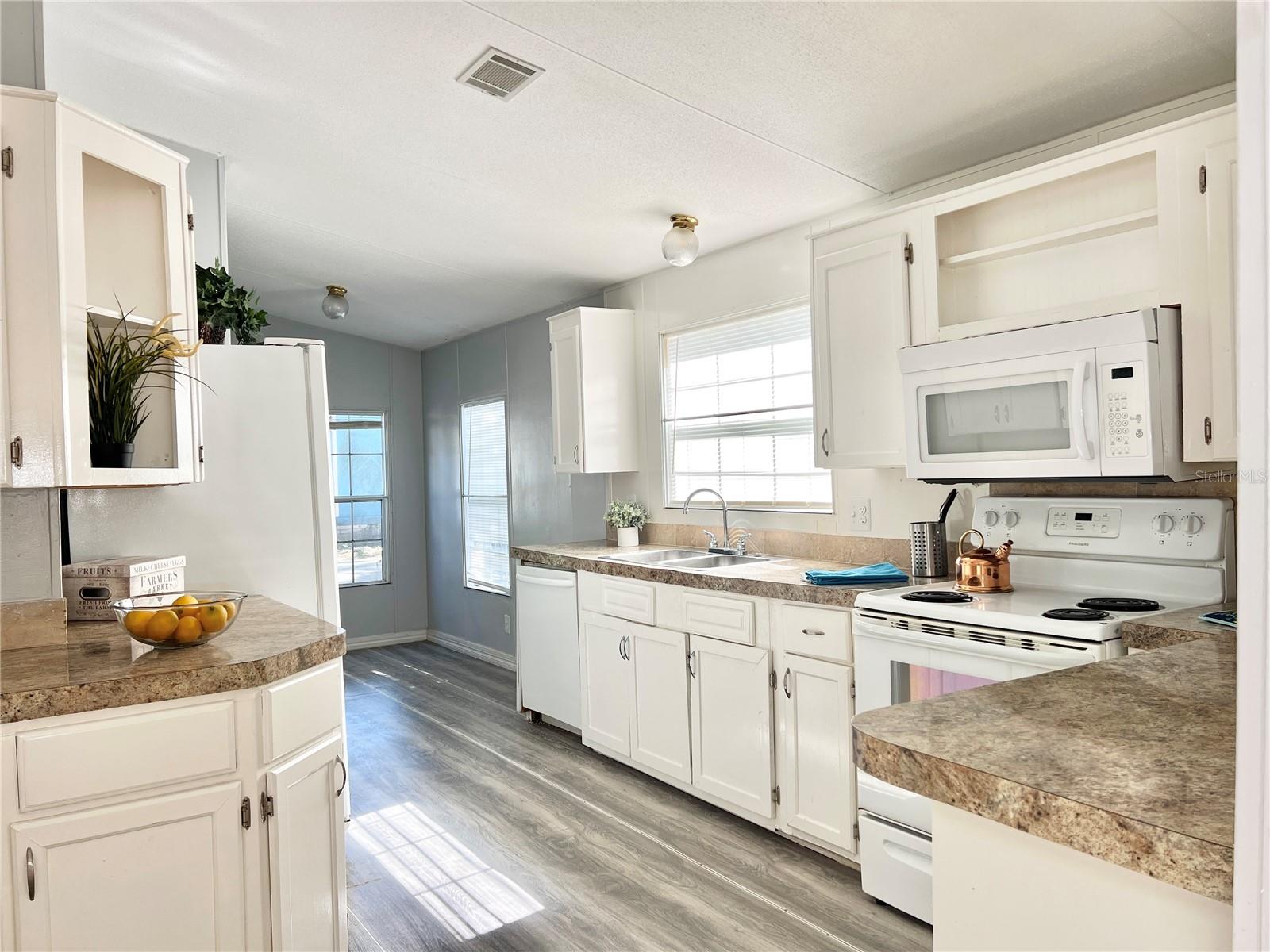 BAY HILLS VILLAGE A CONDOMINIU - Residential