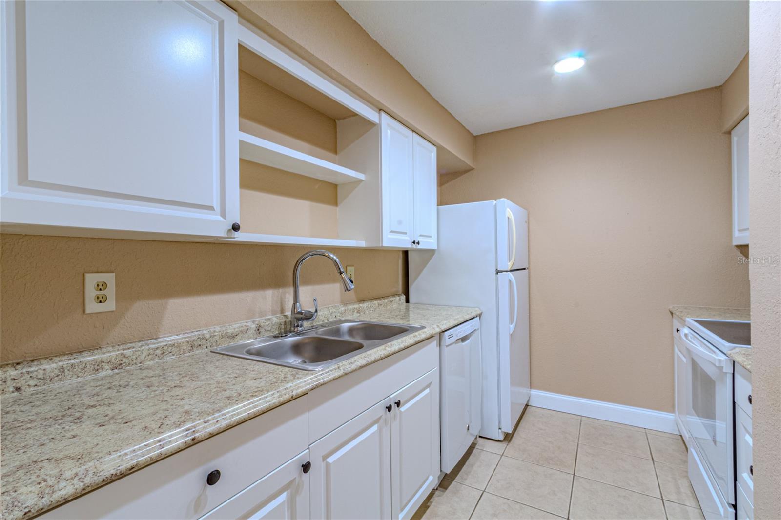 ROYAL ARMS CONDO - Residential