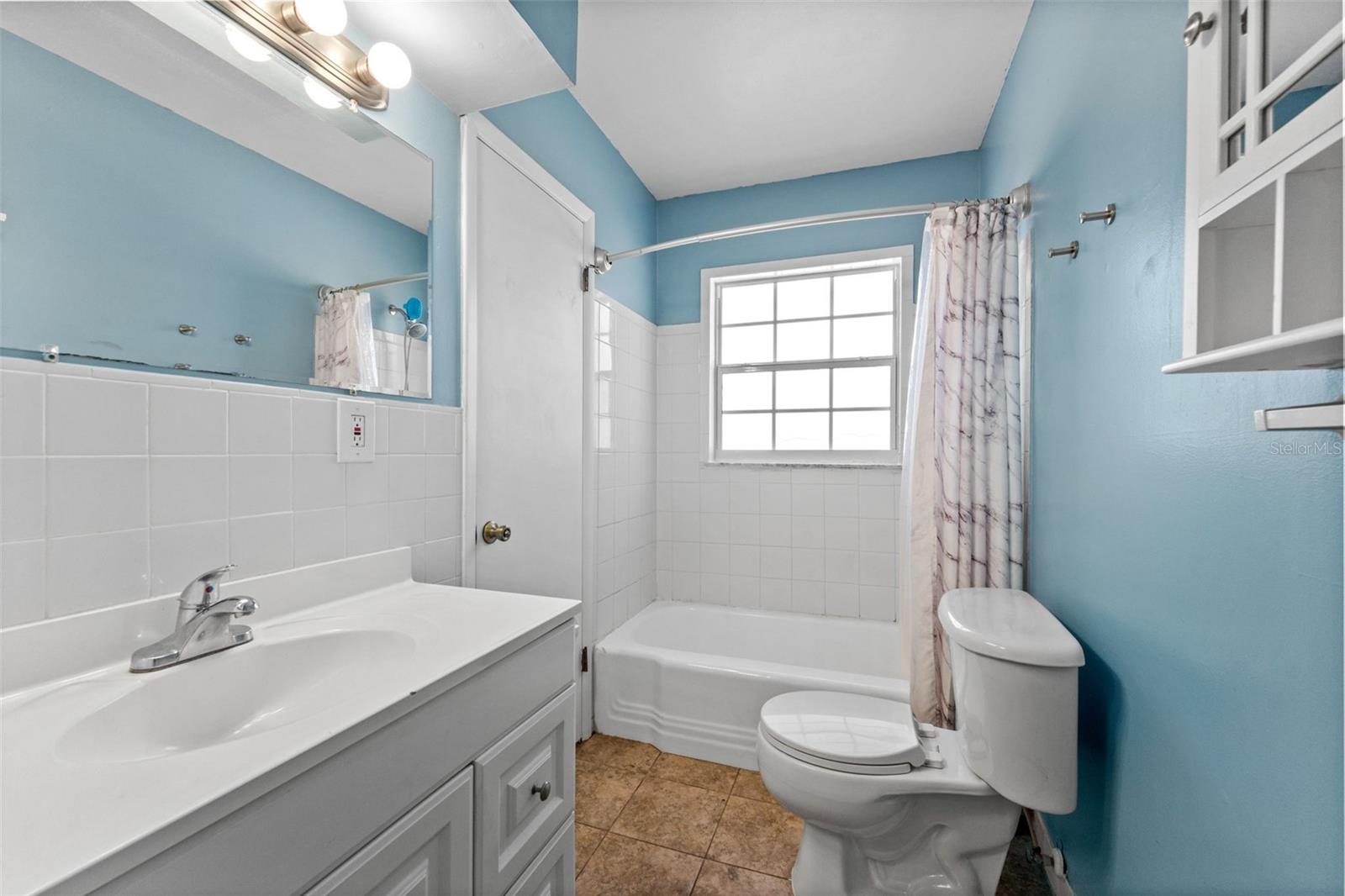 LAKEVIEW ESTATES 1ST ADD - Residential