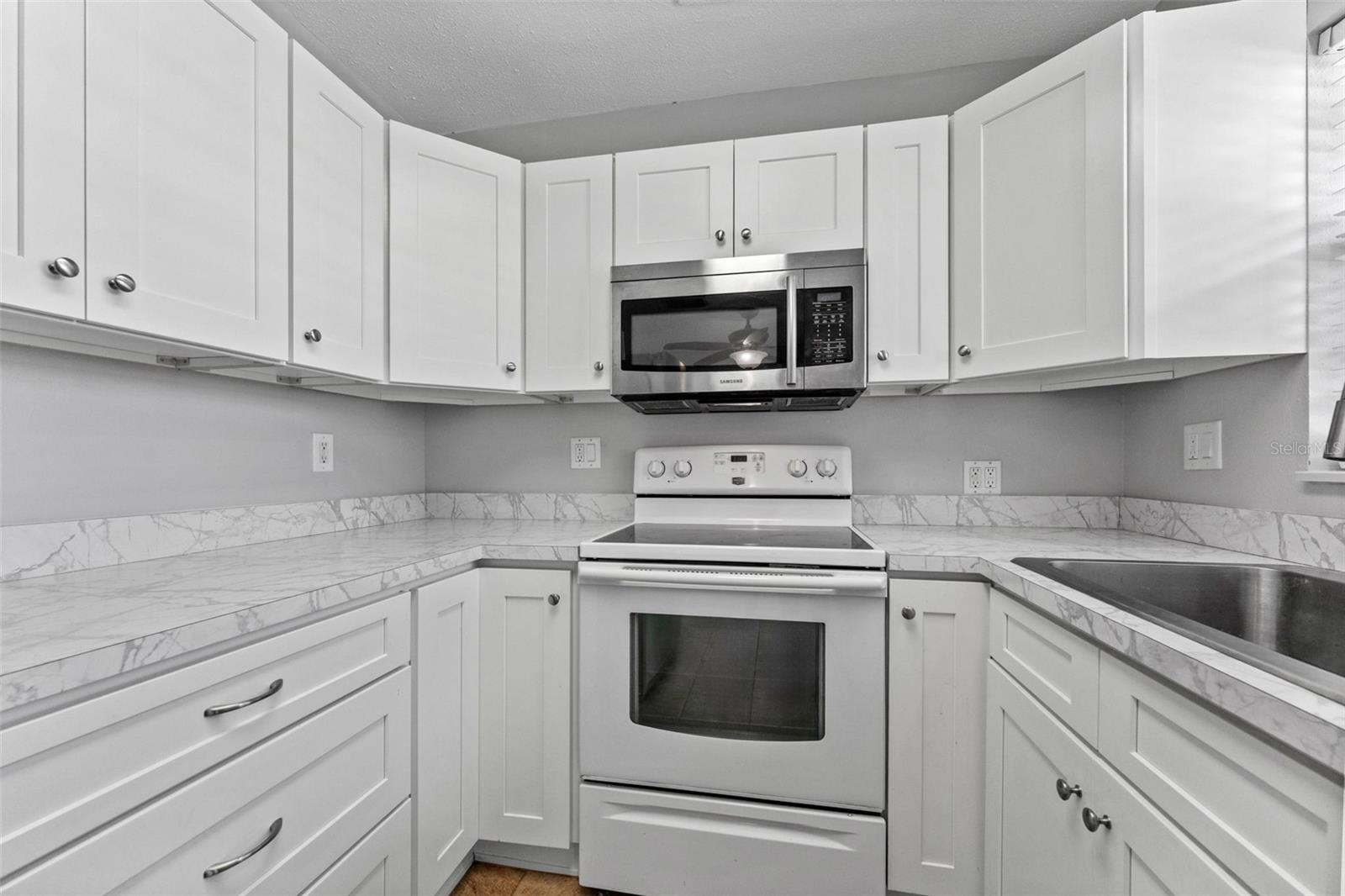 LAKEVIEW ESTATES 1ST ADD - Residential