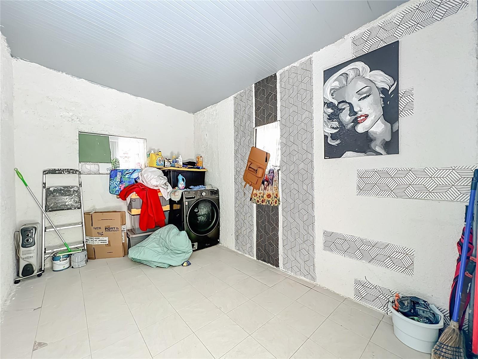 PAULANA EAST - Residential