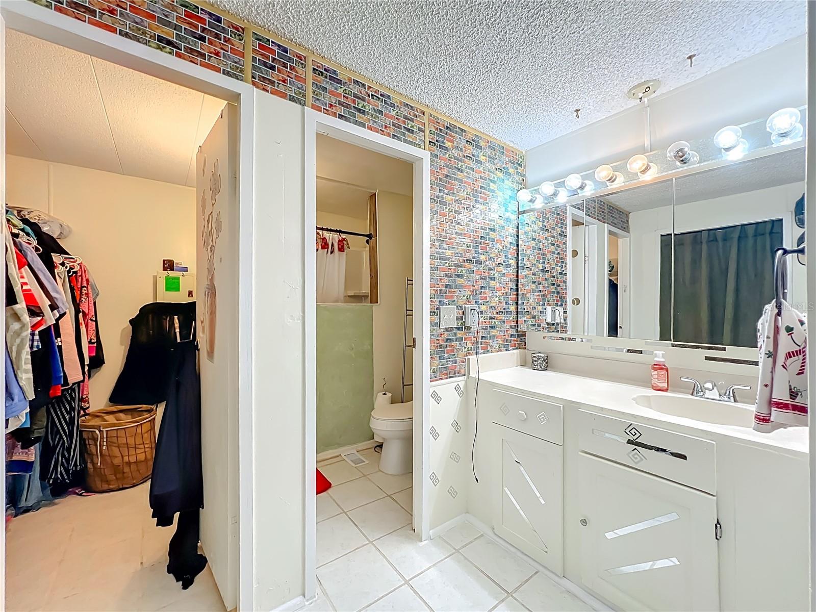 PAULANA EAST - Residential