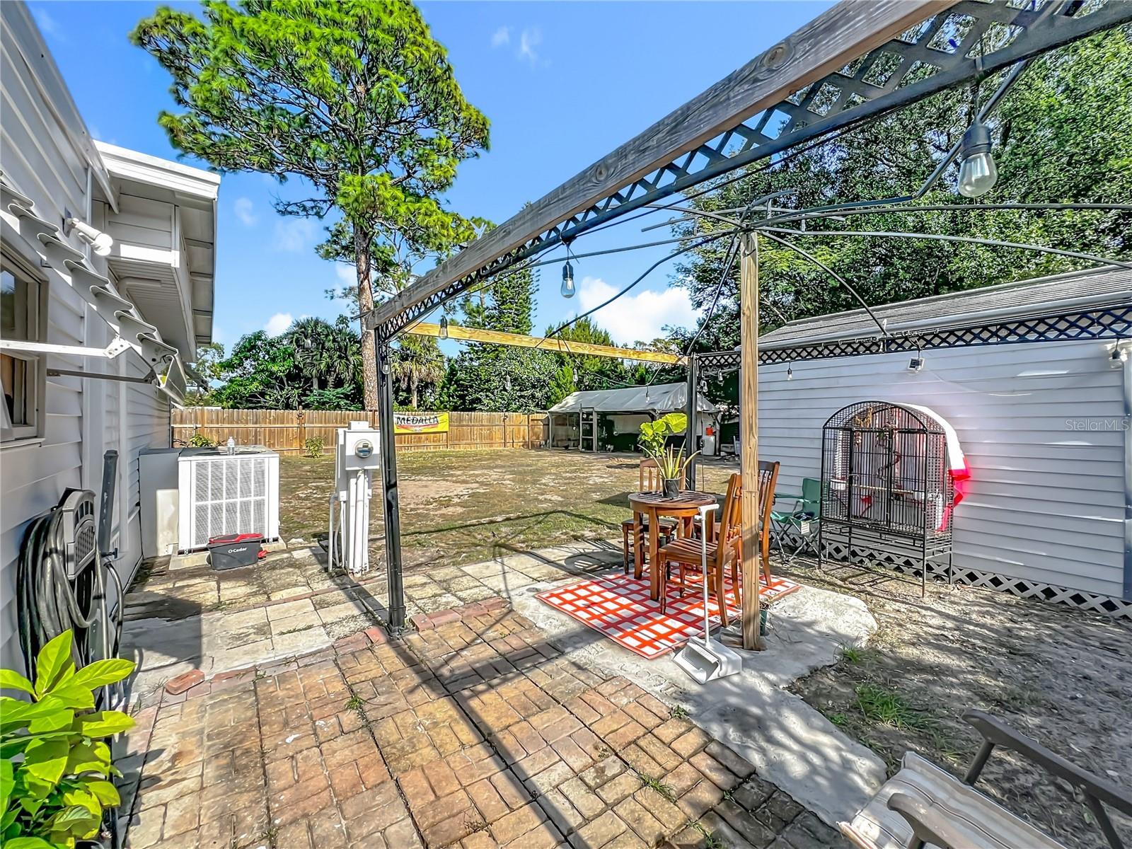 PAULANA EAST - Residential