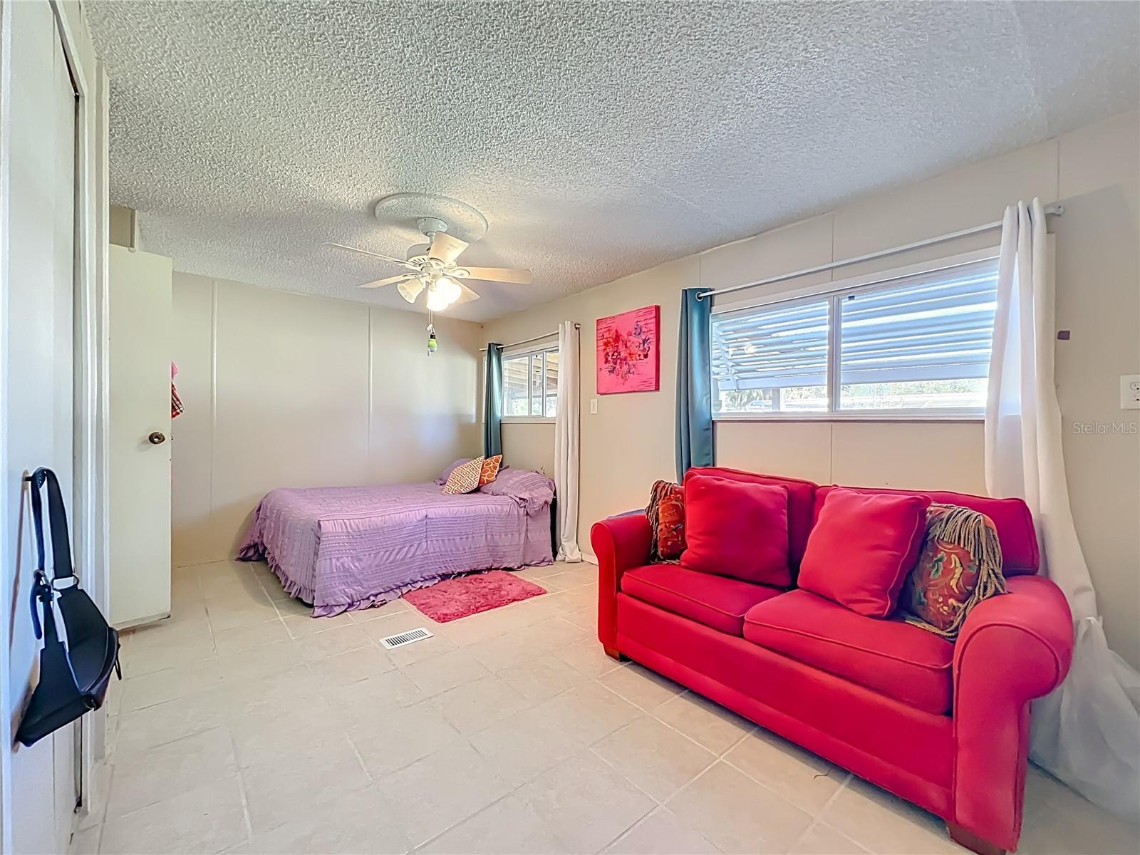 PAULANA EAST - Residential