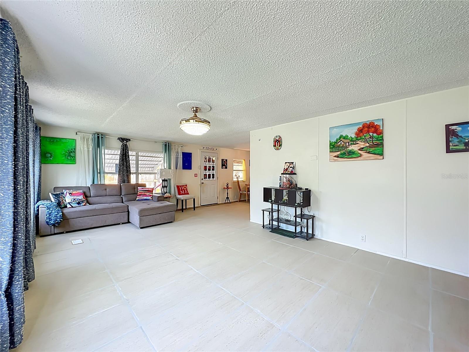 PAULANA EAST - Residential