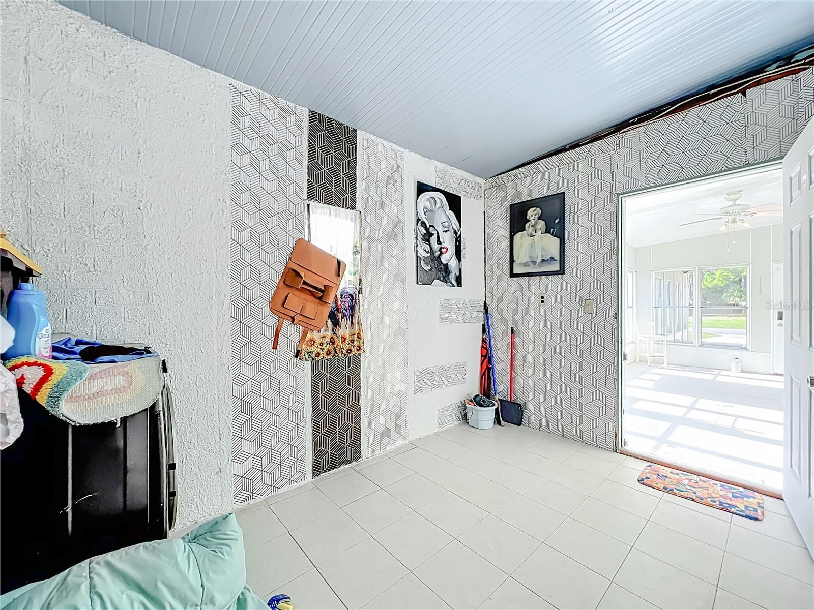 PAULANA EAST - Residential