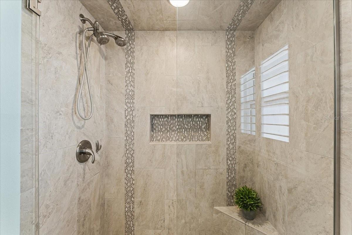 FLOR A MAR - Residential