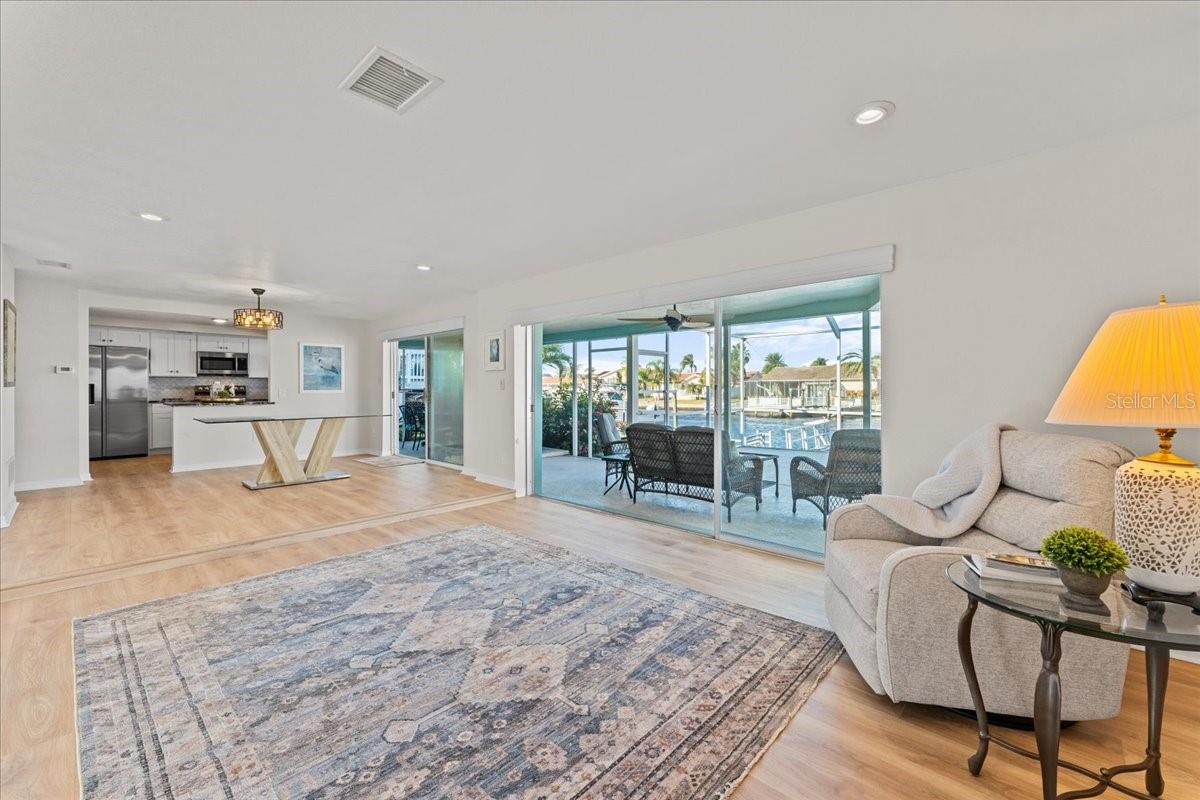 FLOR A MAR - Residential