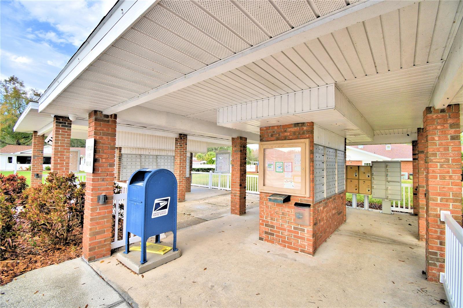 COLONNADES PH 01 - Residential