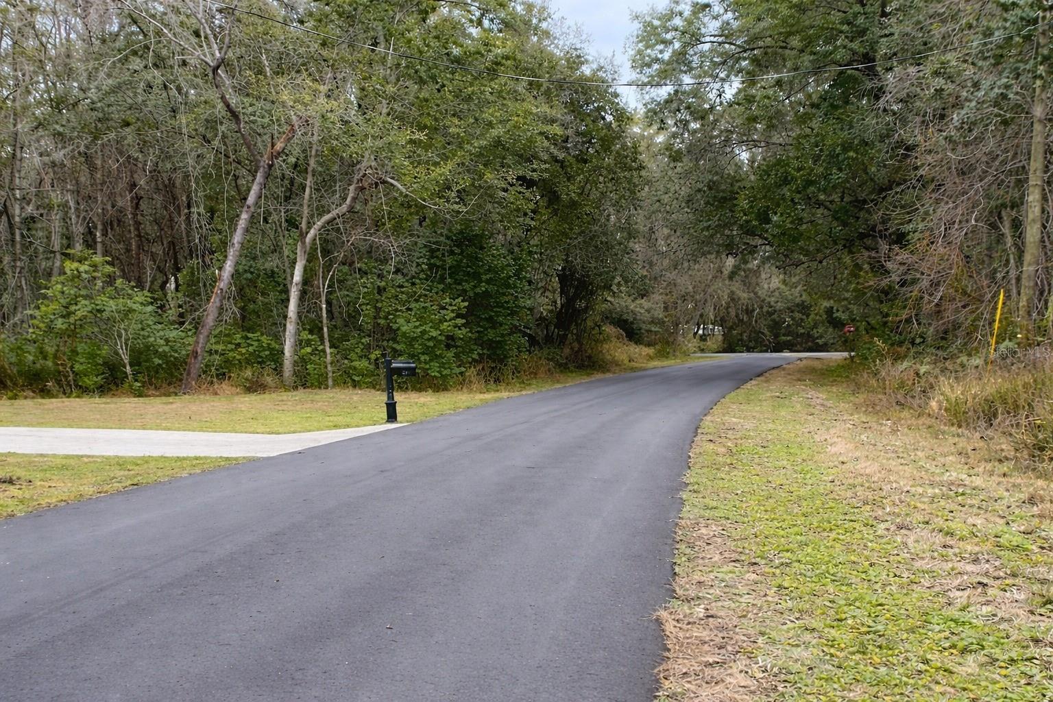 1037 W KINGSWAY PLACE