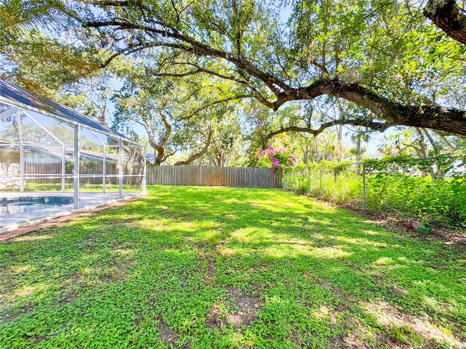 MANATEE OAKS - Residential