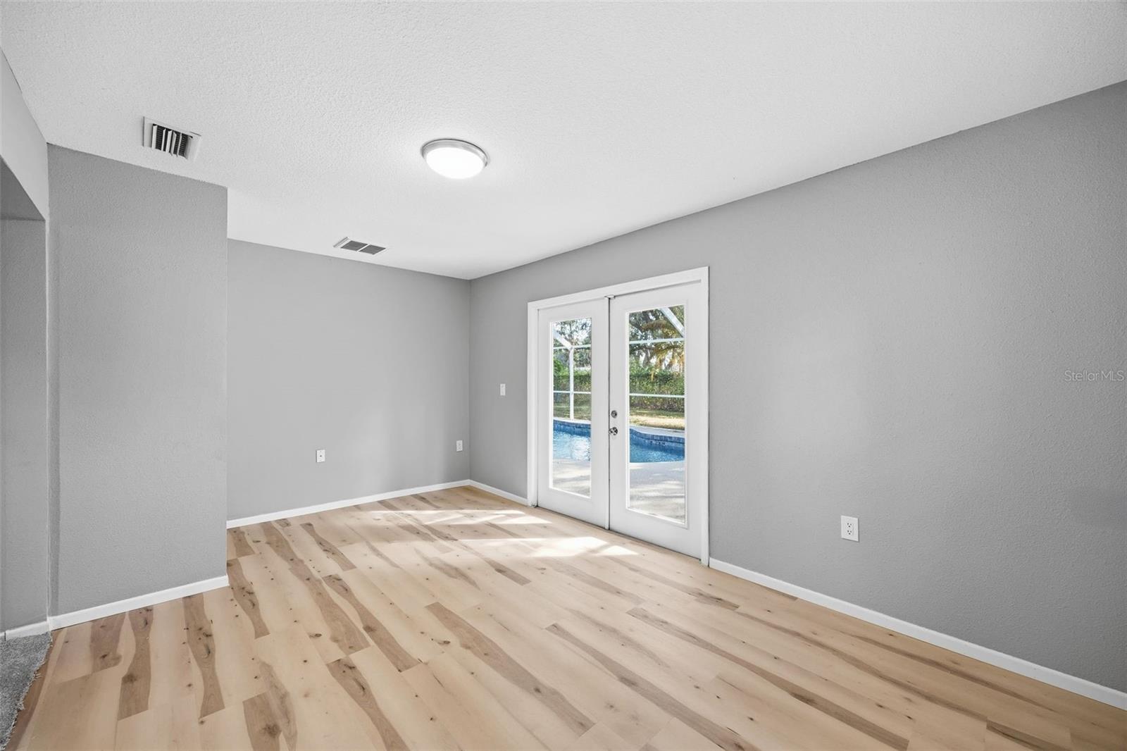 MANATEE OAKS - Residential